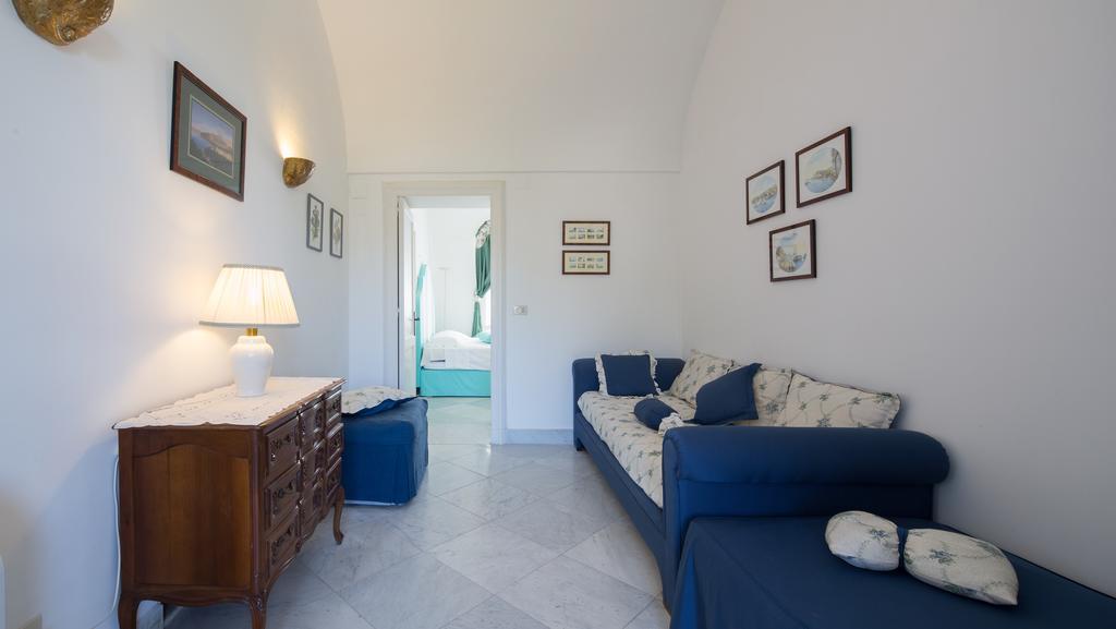 Capri Villa Bismarck Номер фото